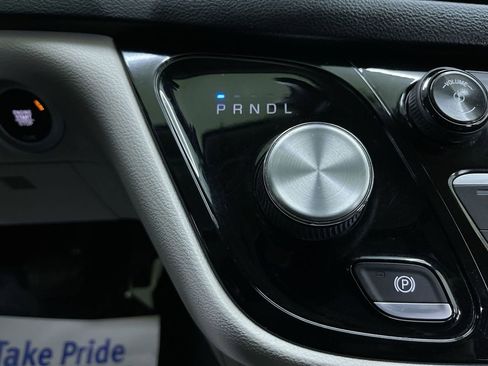 Used 2018 Chrysler Pacifica Touring-L Plus w/ Tire & Wheel Group image 24