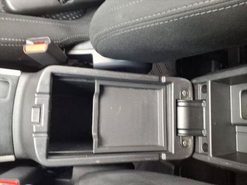 Used 2017 Mitsubishi Outlander ES AWD/4WD image 24