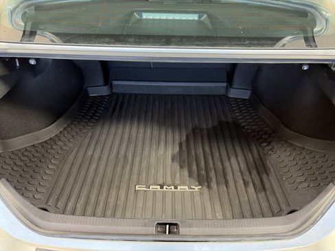 Used 2021 Toyota Camry SE image 14