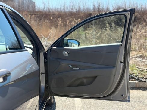 Used 2024 Hyundai Elantra SEL image 15