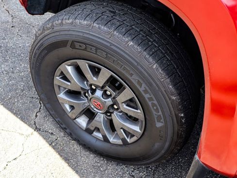 Used 2023 Toyota Tacoma SR5 w/ Technology Package image 43