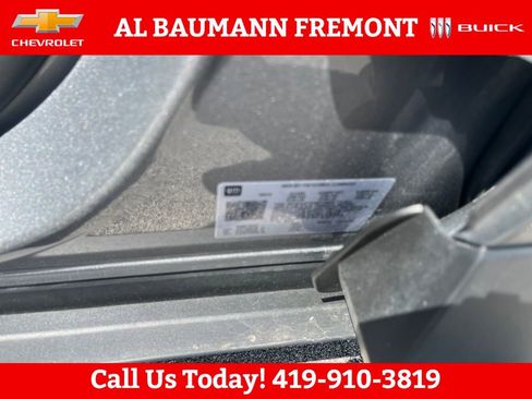 Used 2025 Chevrolet Trax RS w/ Driver Confidence Package FWD image 30
