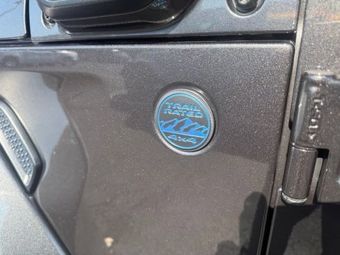 Used 2025 Jeep Wrangler Unlimited Sahara AWD/4WD image 12