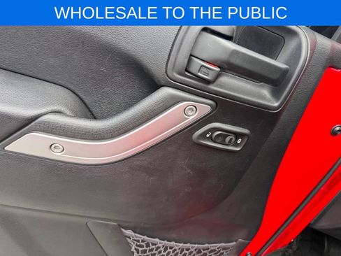 Used 2016 Jeep Wrangler Unlimited Sahara AWD/4WD image 8