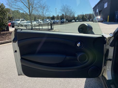 Used 2014 MINI Cooper Convertible image 17