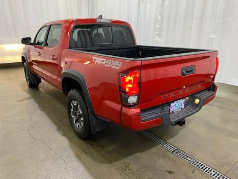 Certified 2018 Toyota Tacoma TRD Off-Road w/ Technology Package image 5