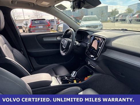 Certified 2025 Volvo XC40 B5 Plus image 13