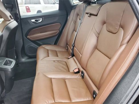 Certified 2025 Volvo XC60 B5 Plus image 34