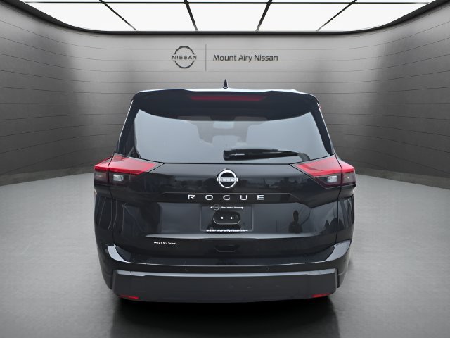 Certified 2025 Nissan Rogue SV w/ SV Premium Package FWD image 5