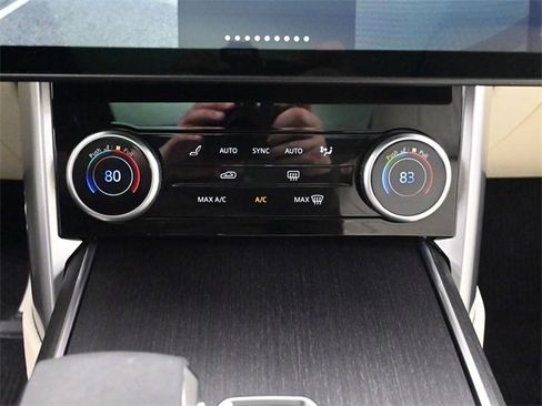 Used 2023 Land Rover Range Rover SE image 37