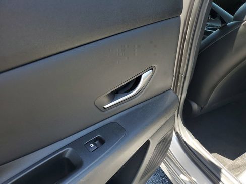 Used 2022 Hyundai Elantra Limited w/ Cargo Package FWD image 12