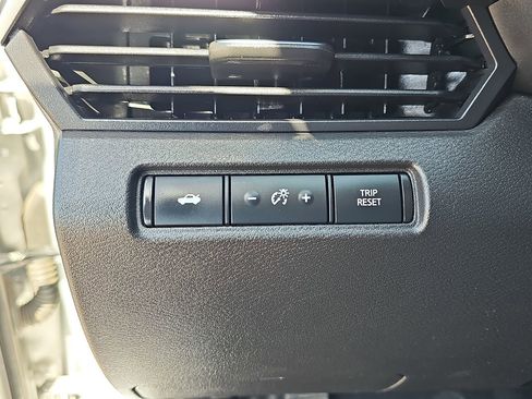 Used 2025 Nissan Altima 2.5 SR image 24