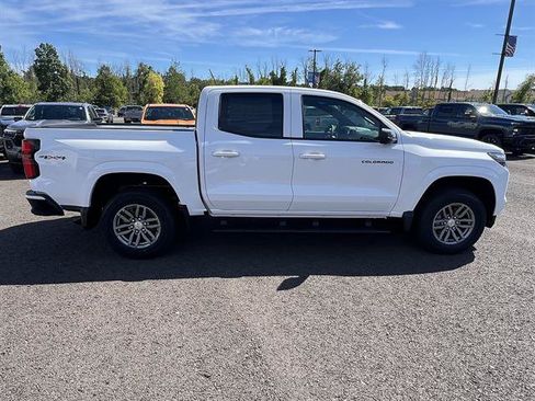 New 2026 Chevrolet Colorado LT w/ LT Convenience Package AWD/4WD image 6