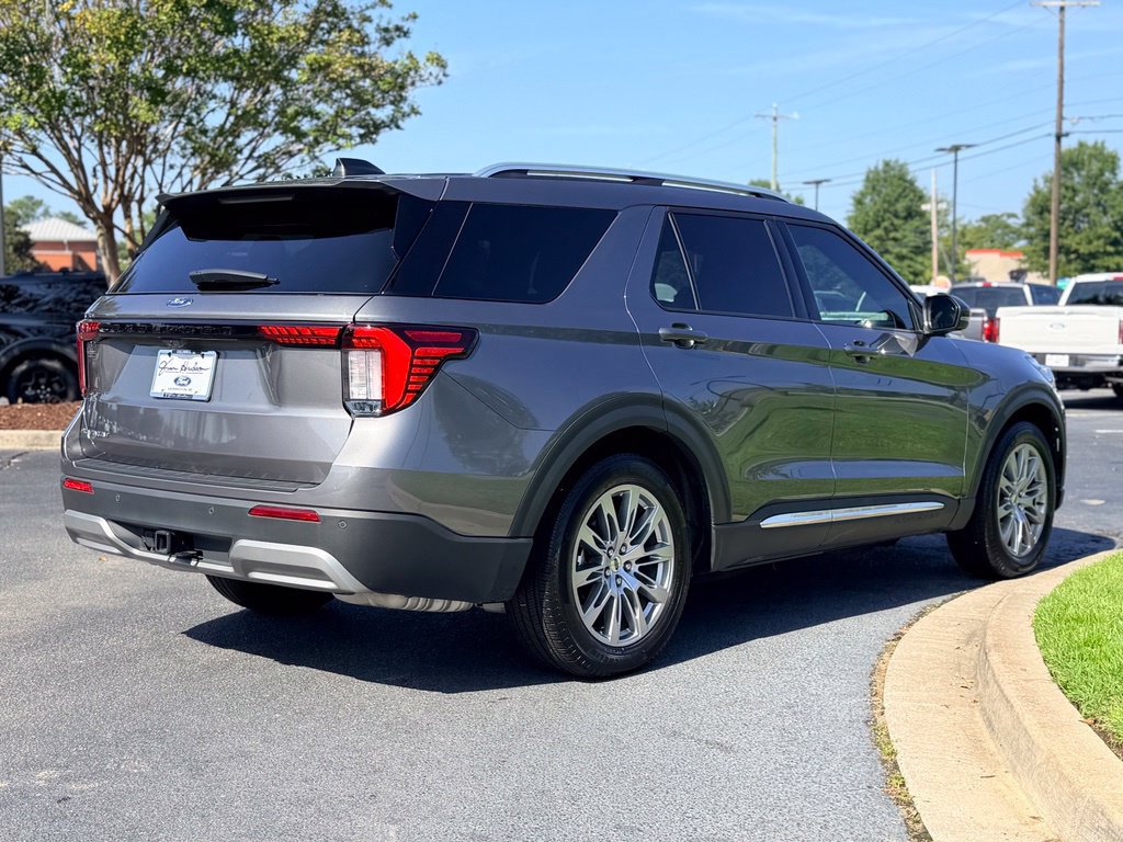 Certified 2025 Ford Explorer Platinum RWD image 7