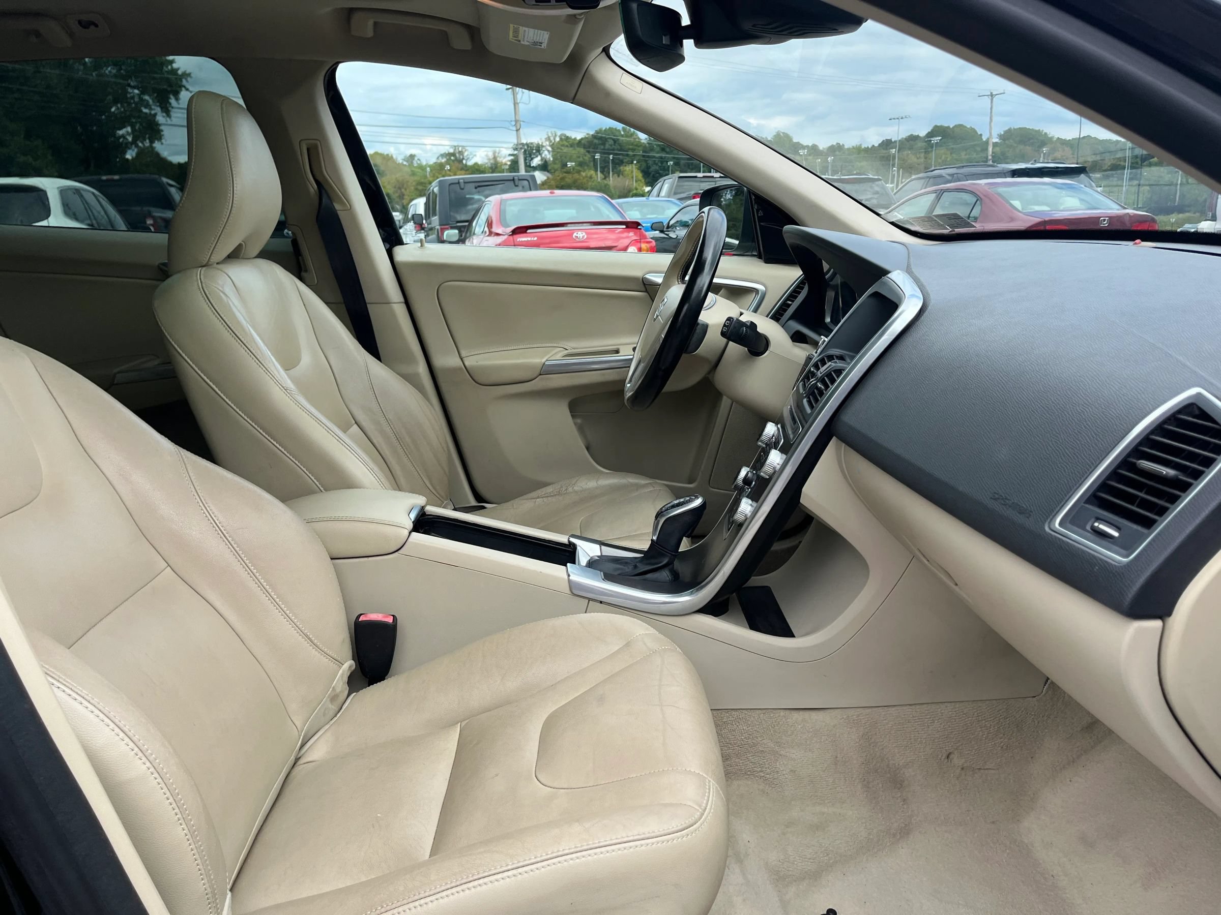 Used 2015 Volvo XC60 T5 AWD/4WD image 12