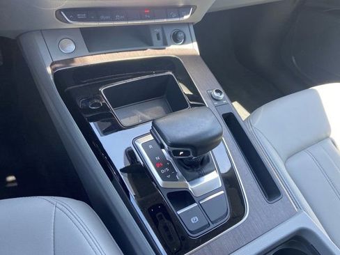 Used 2023 Audi Q5 2.0T Premium w/ Convenience Package AWD/4WD image 23