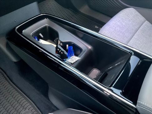 New 2025 Volkswagen ID.4 Pro image 14