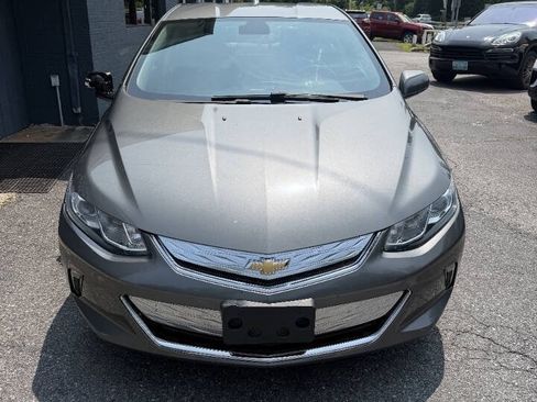 Used 2017 Chevrolet Volt LT w/ Comfort Package FWD image 2