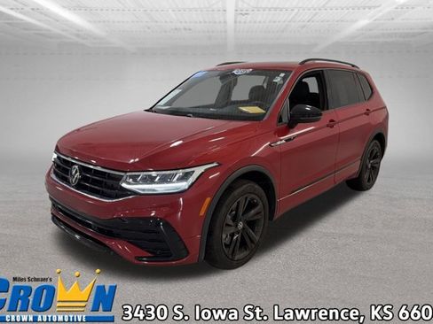 Used 2024 Volkswagen Tiguan SE R-Line image 1