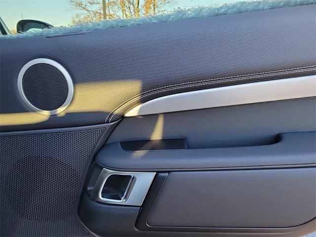 New 2025 Land Rover Discovery Dynamic SE AWD/4WD image 23