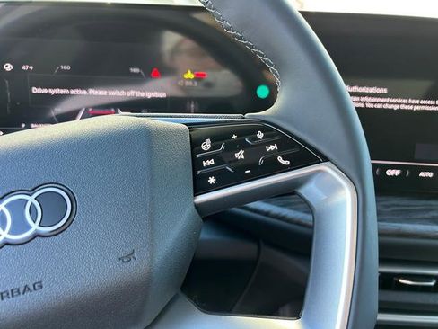 New 2025 Audi Q5 Premium Plus image 18