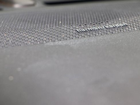 Used 2021 Volvo XC40 T5 R-Design w/ Advanced Package image 33