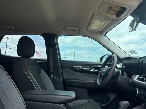 Used 2025 Chevrolet TrailBlazer LT w/ Driver Confidence Package FWD image 30