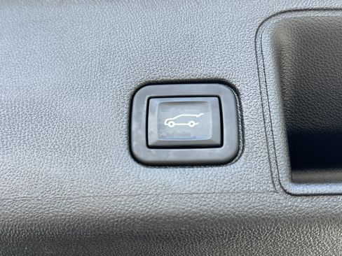 Used 2022 GMC Terrain SLT FWD image 15