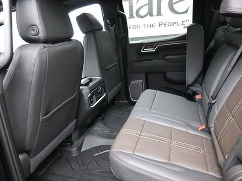 New 2026 Chevrolet Silverado 1500 High Country w/ High Country Premium Package AWD/4WD image 9