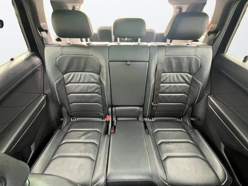 Used 2020 Volkswagen Tiguan SEL Premium R-Line w/ 3rd Row Seat Package AWD/4WD image 28