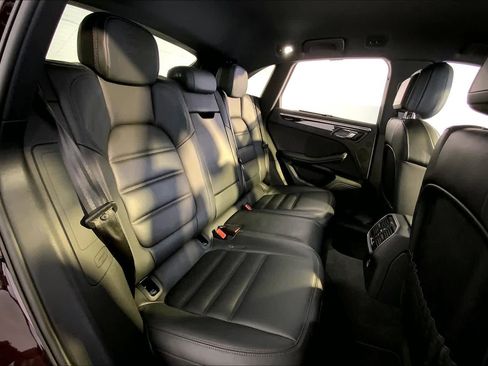 Used 2023 Porsche Macan Turbo image 23
