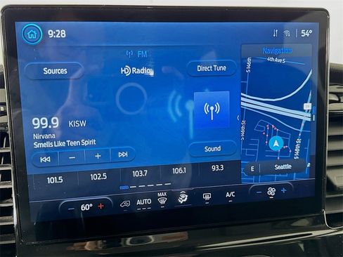 Used 2023 Ford Transit 350 XLT image 30