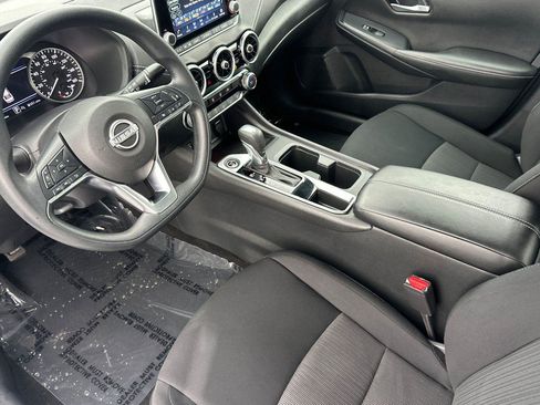 Used 2024 Nissan Sentra SV image 9