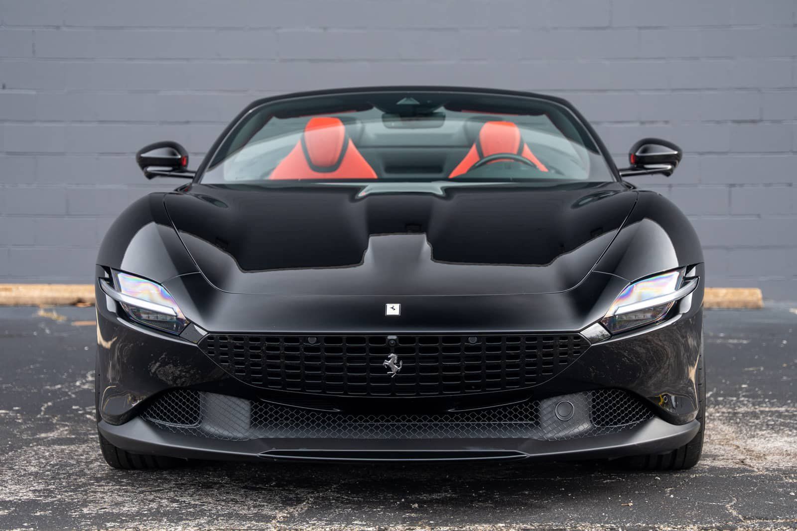 Used 2025 Ferrari Roma Spider RWD image 3