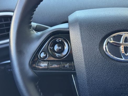 Used 2021 Toyota Prius Prime XLE image 28