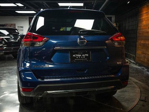 Used 2019 Nissan Rogue SV w/ Sun & Sound Touring Package FWD image 6