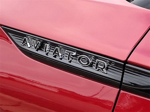 New 2025 Lincoln Aviator Black Label w/ Black Label Special Edition image 10