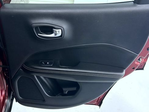 Used 2021 Jeep Compass Latitude AWD/4WD image 17