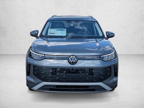 New 2026 Volkswagen Tiguan SE FWD image 2