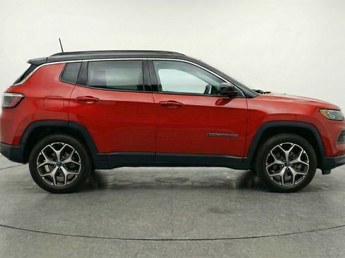 Used 2025 Jeep Compass Limited AWD/4WD image 8