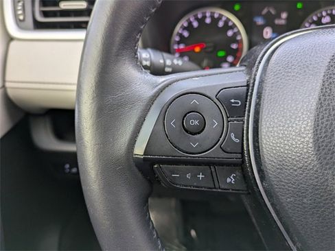 Used 2021 Toyota RAV4 XLE Premium image 24