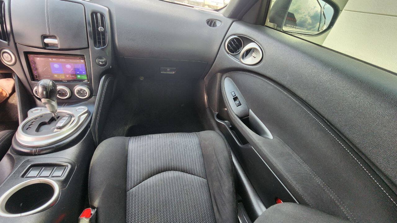 Used 2013 Nissan 370Z Coupe RWD image 14