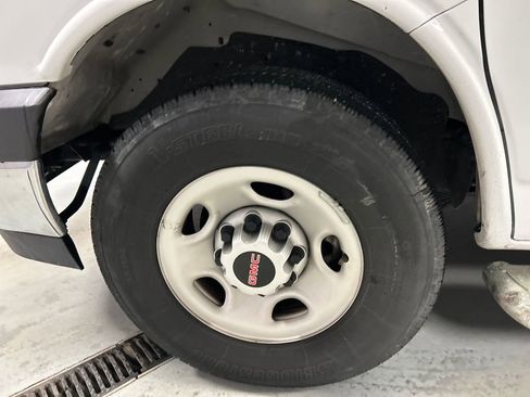 Used 2024 GMC Savana 2500 Work Van w/ Driver Convenience Package image 9