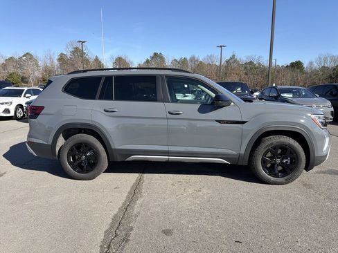 New 2026 Volkswagen Atlas Peak Edition AWD/4WD image 4