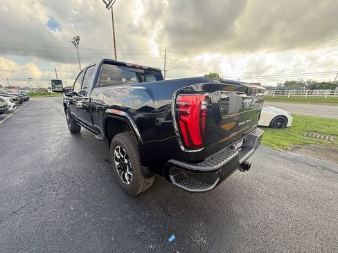 Used 2024 GMC Sierra 3500 Denali Ultimate AWD/4WD image 6