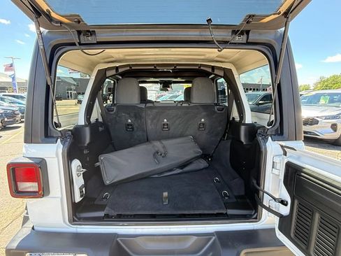 Used 2025 Jeep Wrangler Unlimited Sport AWD/4WD image 24