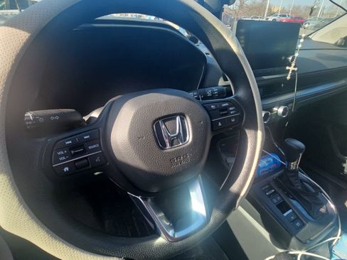 Used 2023 Honda CR-V EX image 5