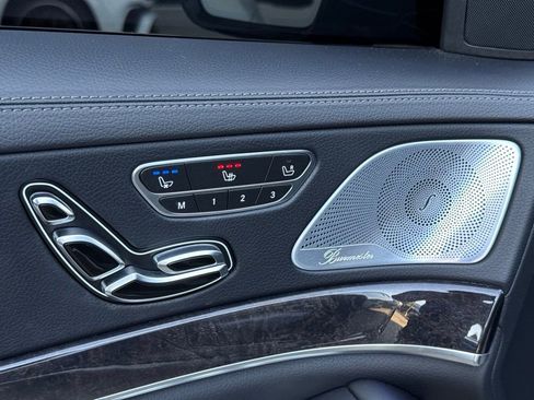 Used 2018 Mercedes-Benz S 560 Sedan image 4