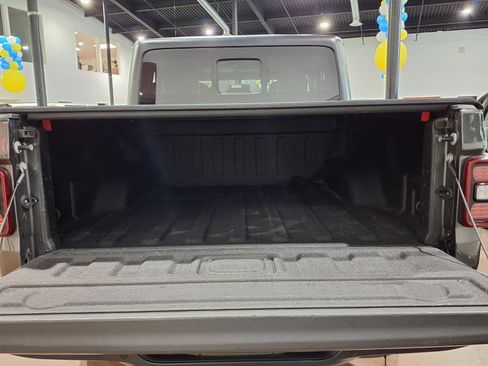 Used 2020 Jeep Gladiator Overland AWD/4WD image 19