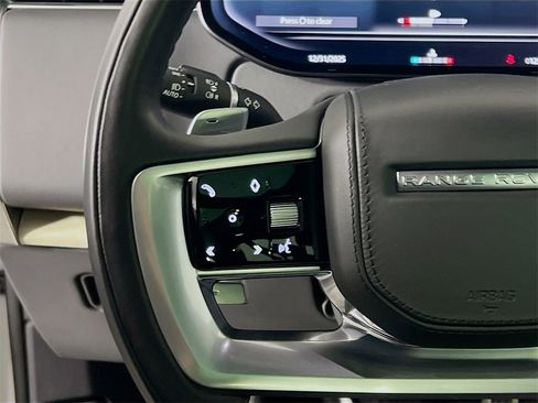 Used 2023 Land Rover Range Rover SV image 10